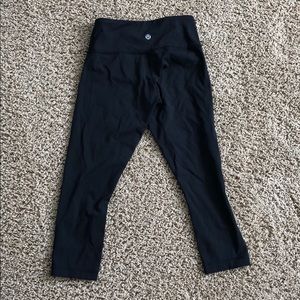 LULU LEMON CROPPED LEGGINGS